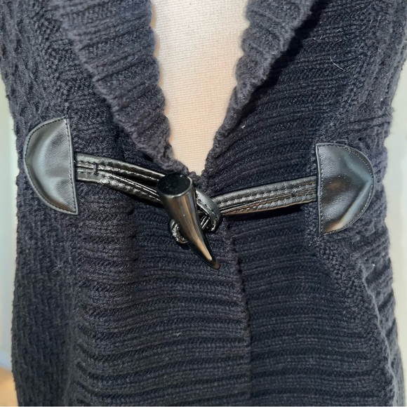 Chaps Black Knitted Sweater Vest w/Horn Button Sz. large - Picture 5 of 8